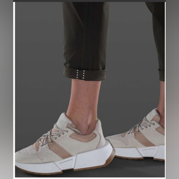 NWOT Lululemon City Sleek 5 Pocket 7/8 Pant Size 12 - Dark Olive - Picture 3 of 7